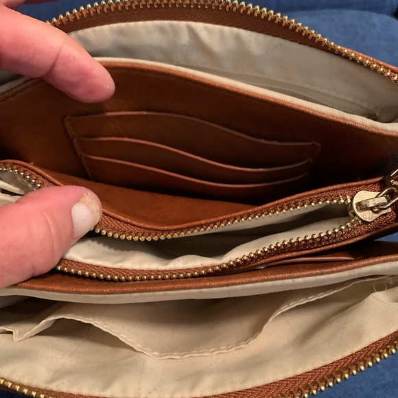 Kensie crossbody purse camel color - Picture 7 of 7